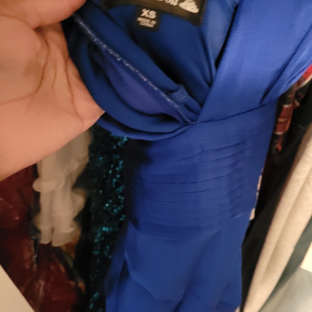 NWT- Elegant Blue Ruffled Women's Dress-HOMECOMING DANCE - Picture 9 of 9